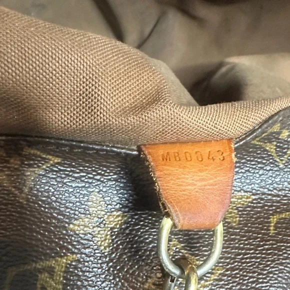 Pre-Loved Authentic. LV Luxury Brown Monogram Tote Bag - Picture 11 of 16